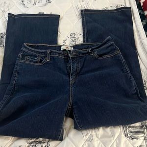 NWOT Levi’s Perfectly Slimming/512 BootCut Jeans size 16Medium